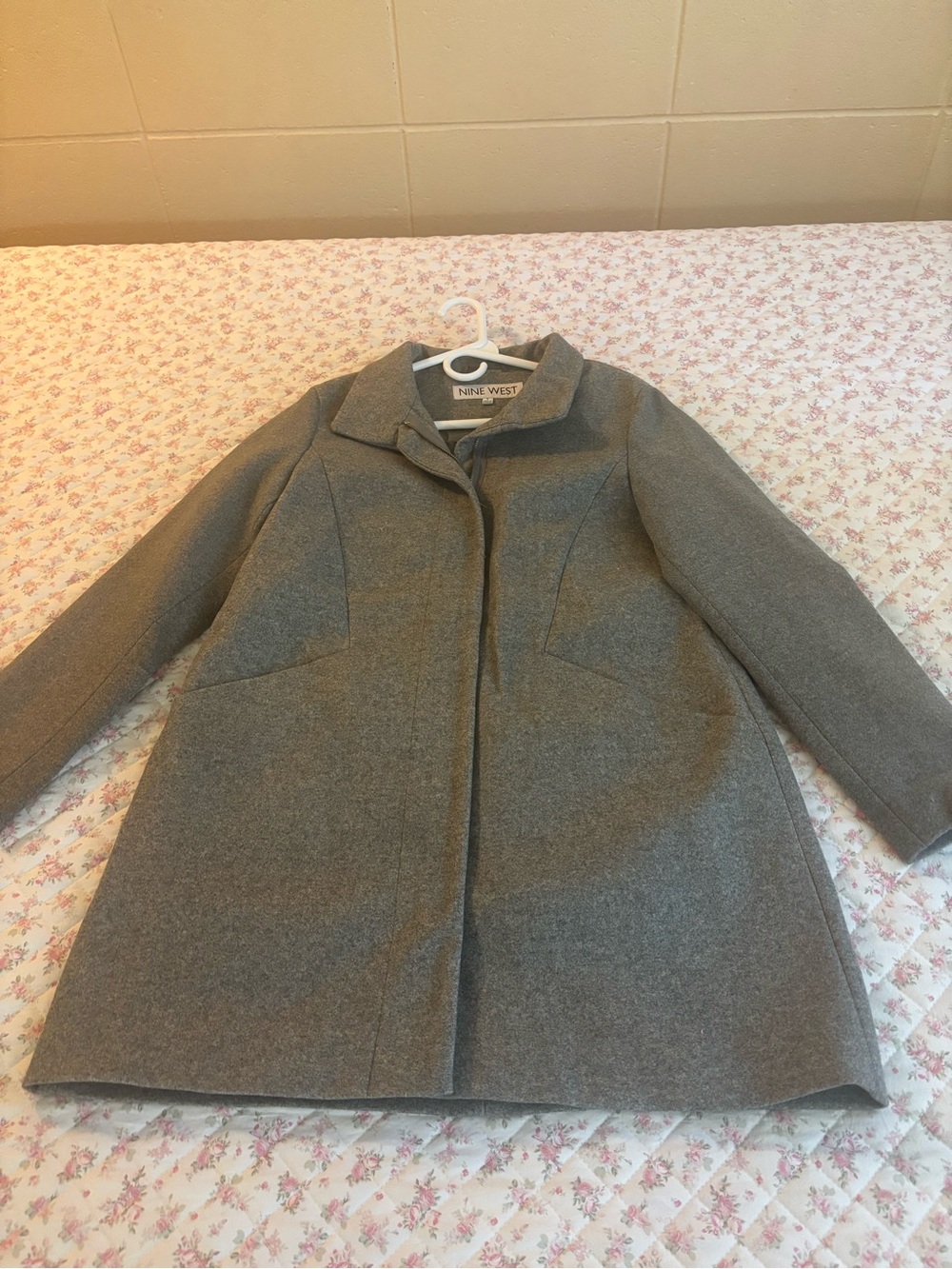 Nine West Women’s Gray Coat With Large Pockets